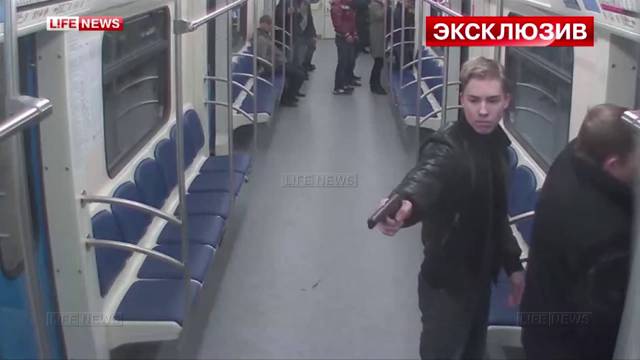 Мужик подстрелил нападавшего в метро смотреть онлайн