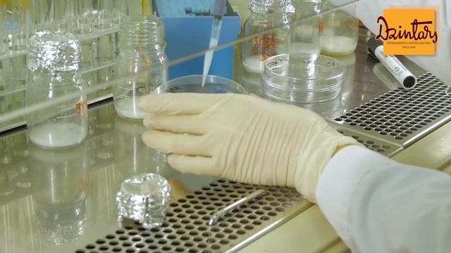 Dzintars / Дзинтарс (биокосметика и парфюмерия) ... история...