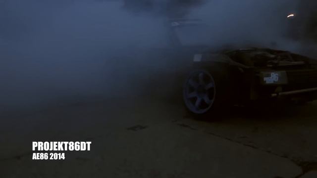 Huge burnout AE86 2014! 1UZ kompresor смотреть онлайн