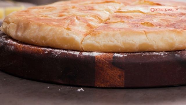 Creamy focaccia on the pan. A simple recipe following a few steps смотреть онлайн
