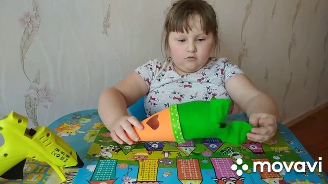 DIY Красивая упаковка подарка на Пасху в виде морковки смотреть онлайн