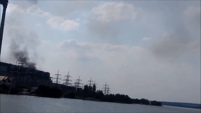 Ладыжинская ТЭС, 25.06.2013, черный дым_2 смотреть онлайн