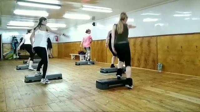 Степ аэробика фитнес Кропивницкий, очень красивая комбинация смотреть онлайн