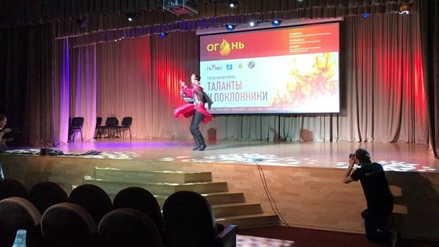 Семердг исполняет Бадмаев Данзан. Калмыцкий народный танец смотреть онлайн