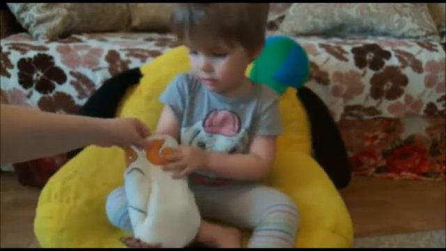 Рубрика для родителей: "Вместе с мамой и папой". Дидактическая игра "Волшебный мешочек". смотреть онлайн