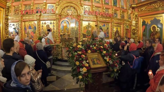 Пасхальный Крестный ход в храмовом комплексе прп. Сергия Радонежского на Рязанке. 24.04.2022 г. смотреть онлайн