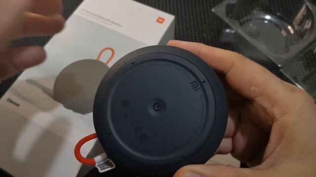 Xiaomi Mi Portable Bluetooth Speaker Unboxing and Quick Specs смотреть онлайн