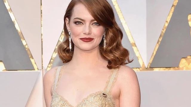 At the NYC Film Festival, Emma Stone Displays Her Long Legs in a Trench Mini Dress and Sheer Tights смотреть онлайн