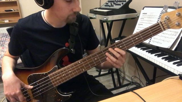 Boogie Oogie Oogie - A Taste of Honey bass cover by Jakub Bejda смотреть онлайн