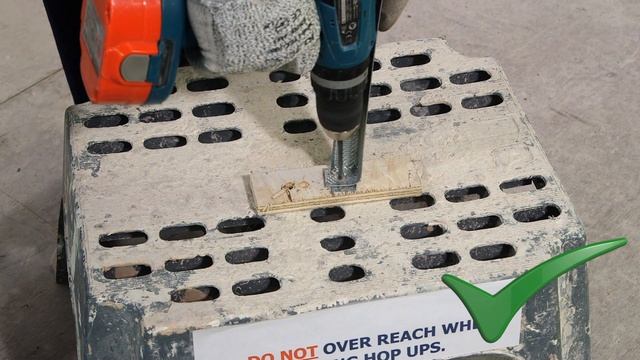 Realizarea unui plafon fals CasoLine MF [Romanian translation] | British Gypsum смотреть онлайн