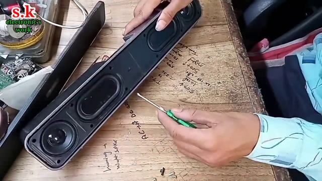Portable Bluetooth Speaker repair on off problem,चलते चलते बंद हो होने की समस्या को सही करना सीखे смотреть онлайн