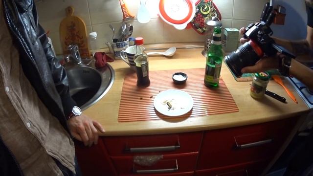 ТРЭШ БАЯН - ЕДИМ ЛИЧИНОК, ПРОКОЛ НОСА, В СТРИНГАХ В ПРОРУБЬ смотреть онлайн