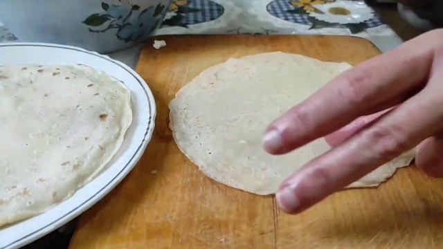 Как похудеть не голодая на 1200 калорий / Готовлю блины смотреть онлайн