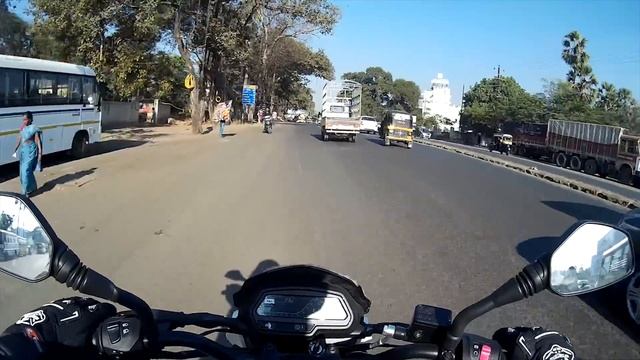 Bajaj Dominar 400 review | First ride | first impression | Test drive | review hindi | gaadi talks смотреть онлайн
