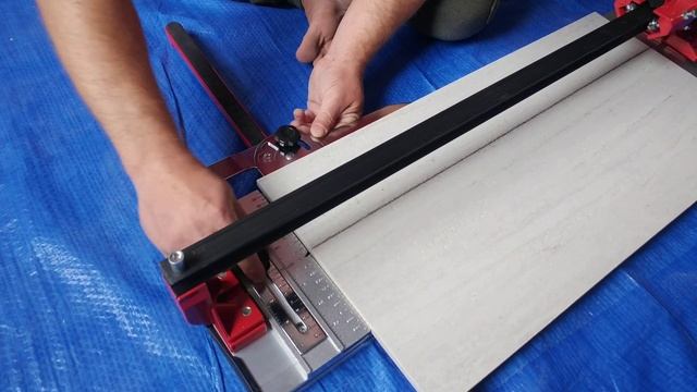 Tile cutter 600 FESTA X (col. 3-6138) - Video review. Working with a tile cutter, testing products. смотреть онлайн