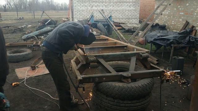 Капитальный ремонт, ресставрация самосвального тракторного прицепа 2ПТС4 в зерновоз . часть смотреть онлайн