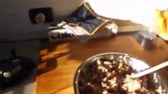 Котлетки необычные и ПРО ВЧЕРА на кухне смотреть онлайн