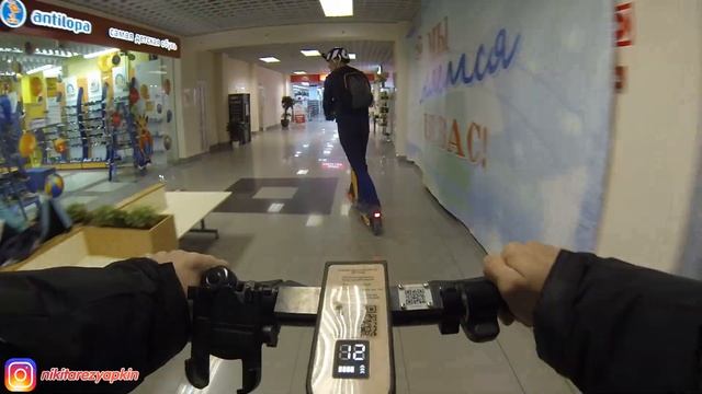 В ТЦ НА ЭЛЕКТРОСАМОКАТАХ / НАРУШАЕМ ПРАВИЛА / РЕАКЦИЯ ПОЛИЦИИ! смотреть онлайн