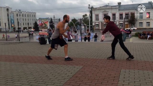 Уличные тренировки по капоэйре с Сергеем Худяковым. смотреть онлайн