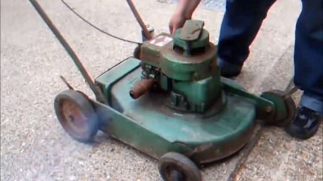 1966 Briggs and Stratton - Original Wind up starter - First start смотреть онлайн