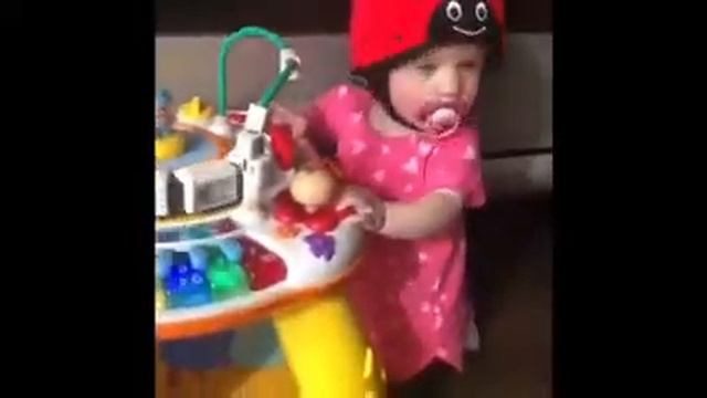 Шлем защитный Детский противоударный смотреть онлайн