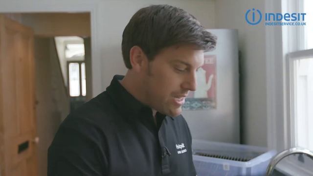 How to clean your oven | by Indesit смотреть онлайн