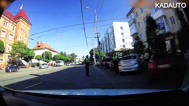 Нарушил ли автор видео ПДД? Калининград. смотреть онлайн
