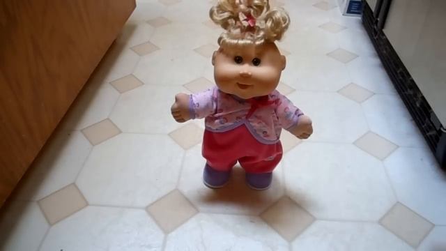 PLAY ALONG MY FIRST STEPS CABBAGE PATCH KIDS BABIES WALKING DOLL смотреть онлайн