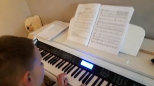 Маленькая Юлька.Пианино(обработка Т.Киселева(Играет Герман ,8 лет)