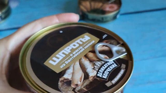 ДЁШЕВО VS ДОРОГО. ШПРОТЫ В МАСЛЕ .СТОИТ ЛИ ПЕРЕПЛАЧИВАТЬ. смотреть онлайн