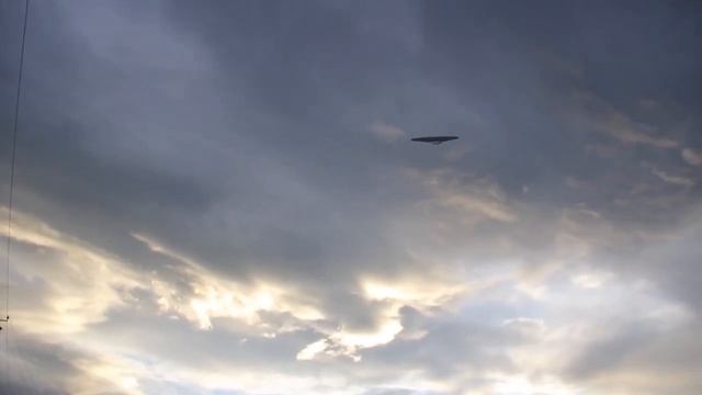 НЛО КОТОРАЯ СКРЫВАЕТСЯ В ГОРАХ! ОЧЕВИДЕЦ ПОЙМАЛ ЕЕ НА КАМЕРУ! #news #new  #blog