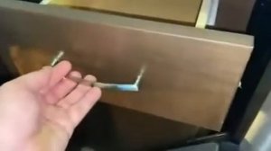 Как открыть выдвижной ящик который упирается в духовку