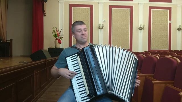 Угадай мелодию на аккореоне? Аккордеонист на аккордеоне смотреть онлайн