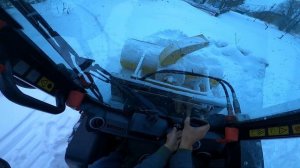 Работа снегоротора от МКСМ 800 на мини погрузчике JCB 190