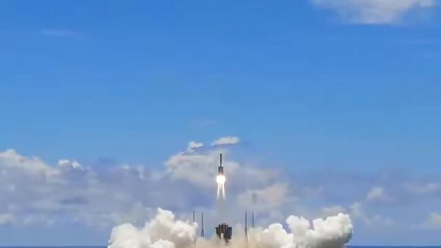 На Марс отправилась ракета Чанчжэн-5 смотреть онлайн