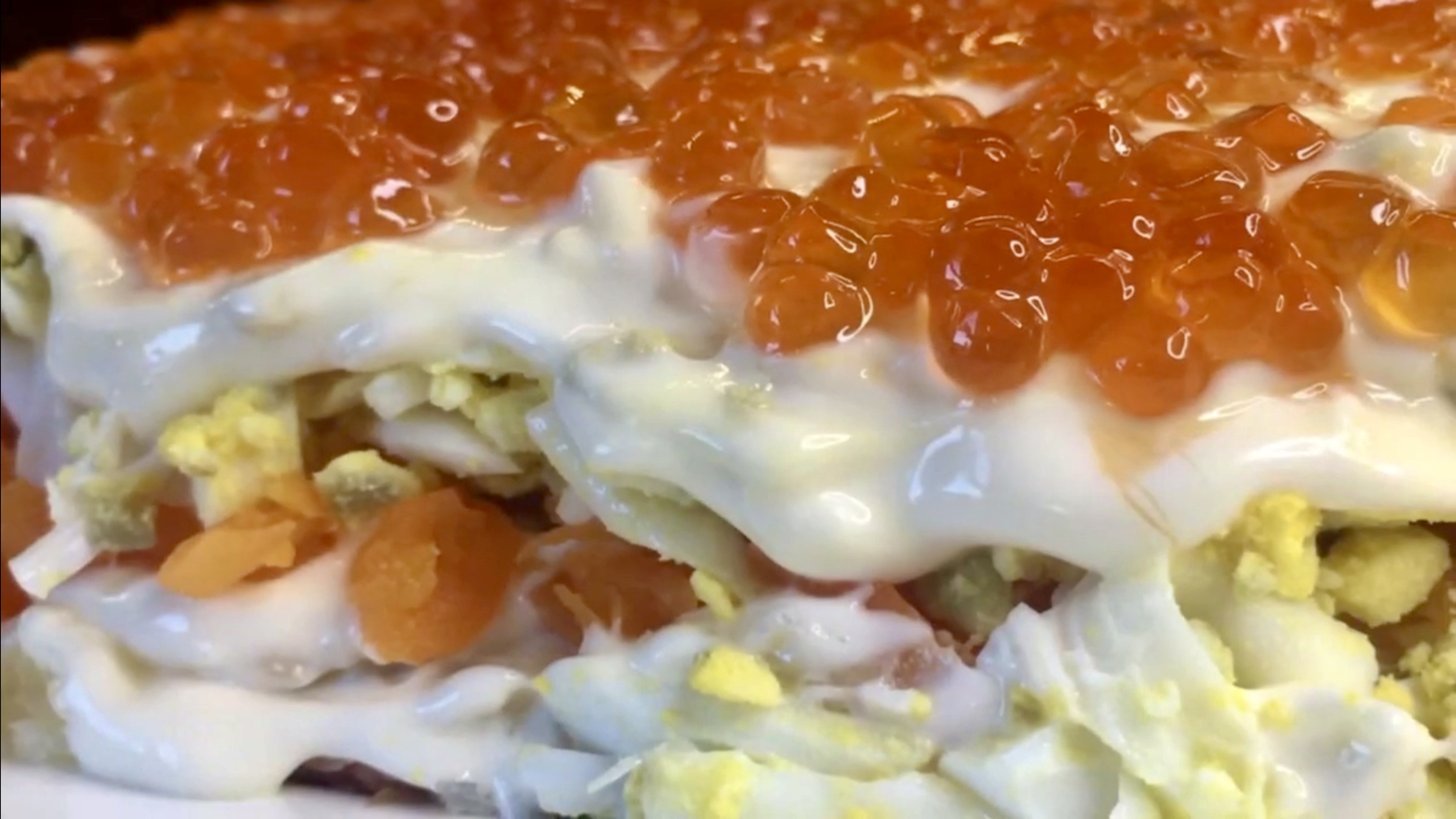 Самый вкусный Салат из форели г/к с красной Икрой ? К праздничному столу ? смотреть онлайн