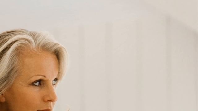 Девушка пригласила жениха познакомиться с родителями, но едва он ступил на порог, мать остолбенела смотреть онлайн