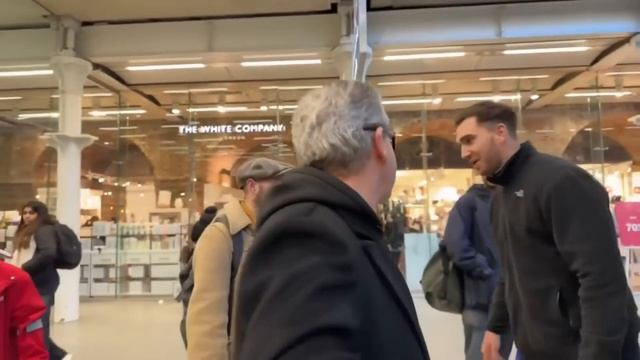 The Chinese Piano Incident, Very Angry At UK Piano Player For Touching A Flag .@DrKBoogieWoogie смотреть онлайн