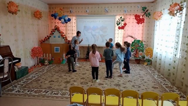 Фрагмент занятия: "Три кита музыки" в подготовительной группе. смотреть онлайн