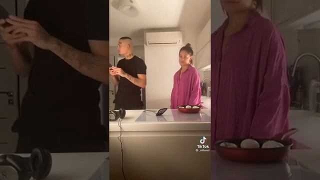 НЕ ЗАМЕТИЛ ЧТО СНИМАЕТ СКРЫТАЯ КАМЕРА