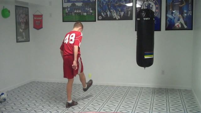 Tennis Ball Soccer Juggling HD смотреть онлайн