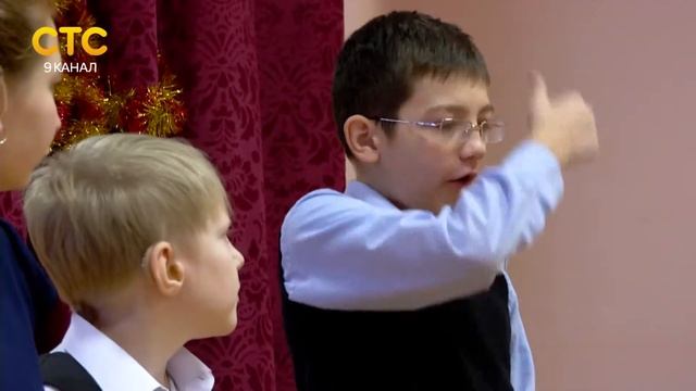 Российский Дед Мороз посетил школу интернат смотреть онлайн