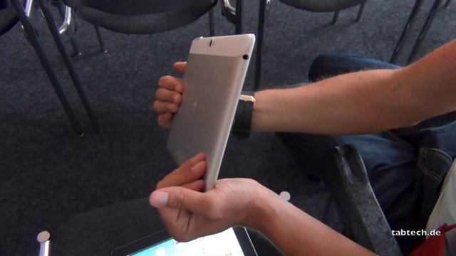 Huawei MediaPad 10 FHD vs. Apple iPad 3 - Deutsch @ IFA 2012 смотреть онлайн