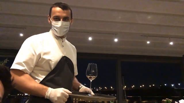 СИМПЛУХА ОТДЫХАЕТ В РЕСТОРАНЕ ОТ ИГРЫ смотреть онлайн