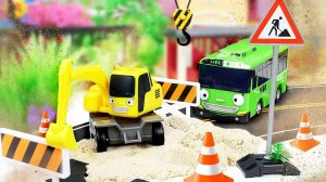 Экскаватор, каток и бульдозер ремонтируют дорогу! Развивающие мультики про машинки-помощники