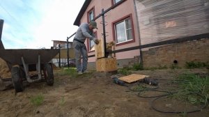 Столбы из дикого камня своими руками. Друзья оцените. Забор из камней и дерева. Начало .