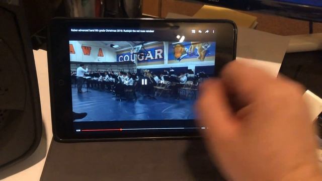 How to connect an iPad or iPhone to an external Bluetooth audio speaker while connected to lighting смотреть онлайн