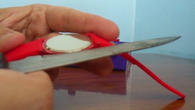 02 Как открыть крышку наручных часов - How to Open a Watch Back смотреть онлайн
