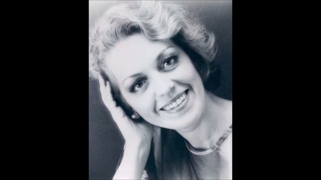 Rosemarie Landry sings Mussorgsky's "Enfantines" смотреть онлайн