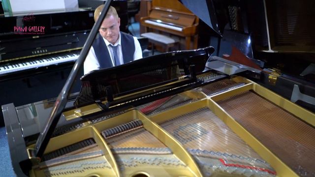 Yamaha G3 Black Grand Piano смотреть онлайн